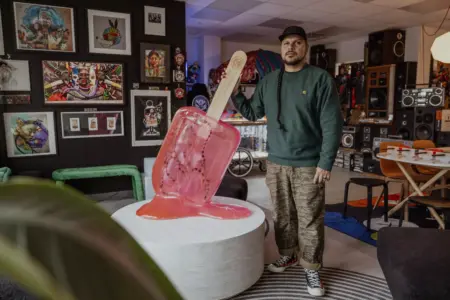 An artist brought ‘I.C.E. pops’ to a Texas campus. The show was shut down in days