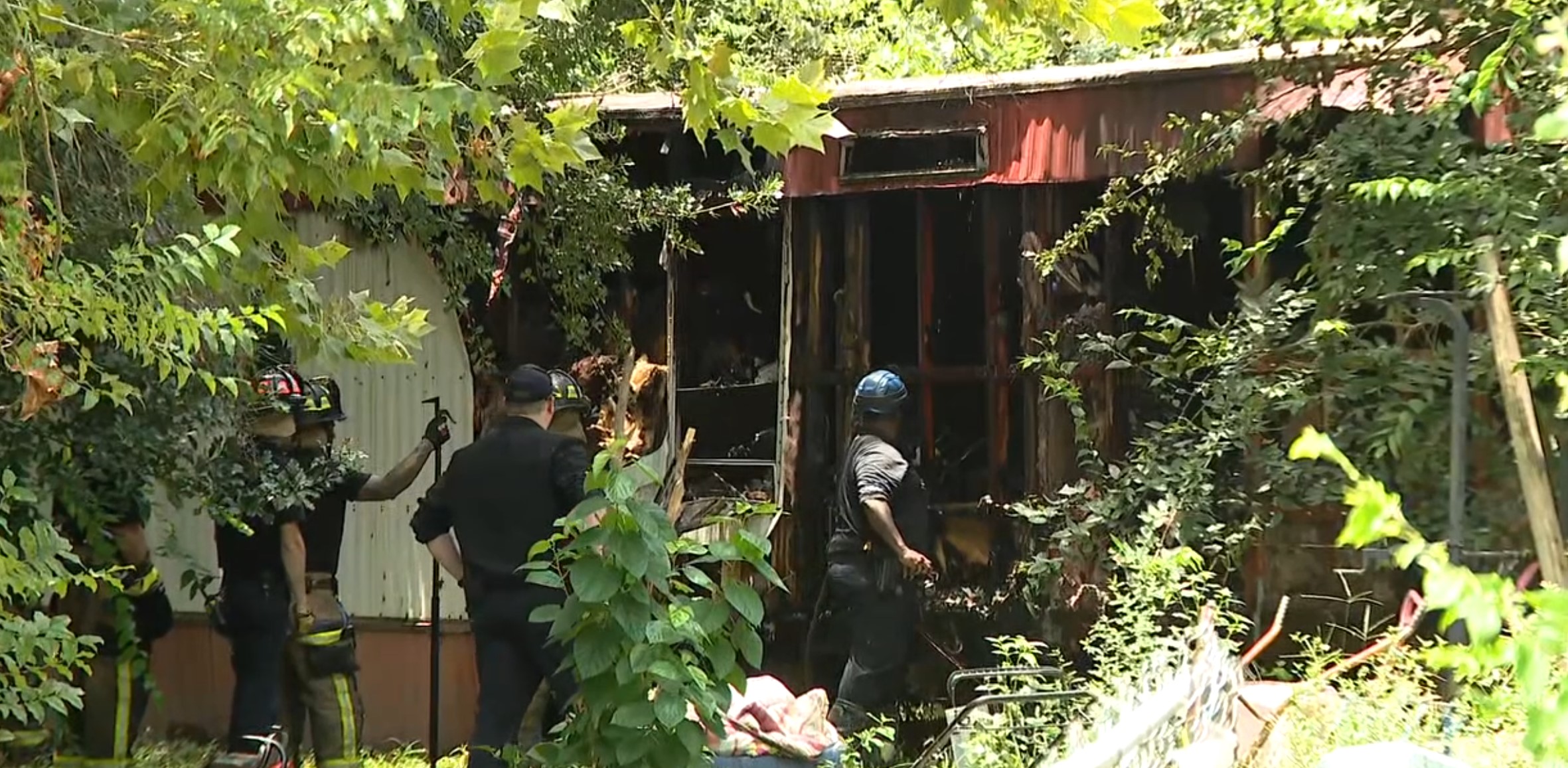 Northwest Houston fire kills 1 person trapped in home